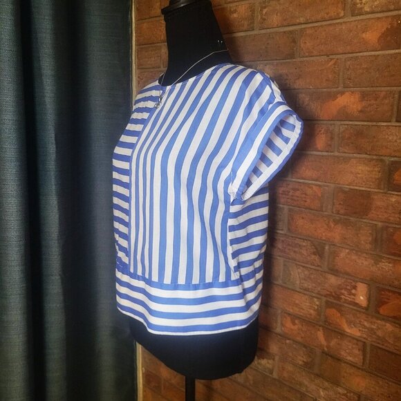 Banana Republic Women's Multi-Directional Blue/White Striped Cropped - Size XS - Picture 3 of 10